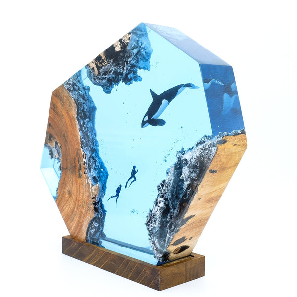 Orca & Divers - High Quality Epoxy Resin Lamp
