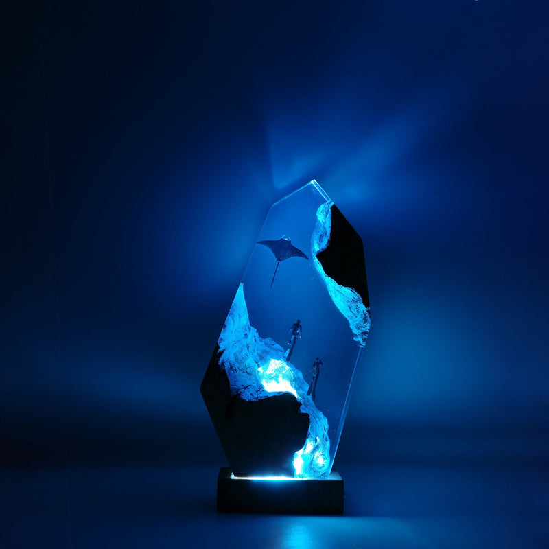 Manta Rays & Divers - High Quality Epoxy Resin Lamp