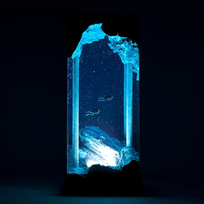 Divers Explore Ancient Ruins - High Quality Epoxy Resin Lamp