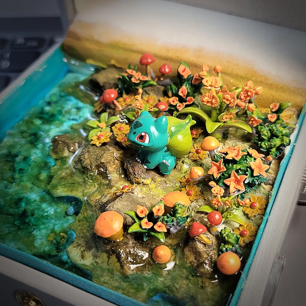 PKM Bulbasaur Fushigidane Island Diorama Treasure Mistery Box Gift Epoxy Resin, Night Light