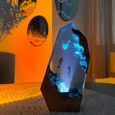 Sea Turtle & Divers - High Quality Epoxy Resin Lamp