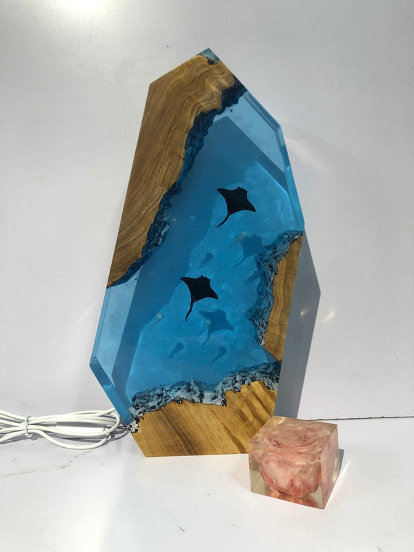 Manta Rays & Jellyfish - High Quality Epoxy Resin Lamp